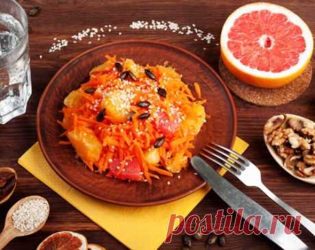 Постный салат из моркови с фруктами