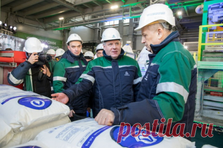 Мировой лидер. Продукция завода в Ленобласти востребована аграриями. Завод в Ленинградской области по производству удобрений стал за последние годы признанным технологическим лидером, а его продукция востребованная сельхозтоваропроизводителями. В марте был запущен в эксплуатацию новый производственный комплекс.