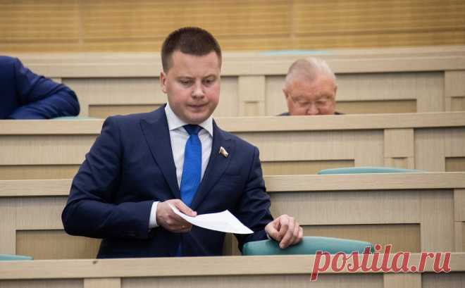 Володин предложил заявившему о смерти Жириновского сенатору отставку. Спикер Госдумы Вячеслав Володин рекомендовал сенатору Александру Пронюшкину, сообщившему о смерти Владимира Жириновского, сложить полномочия.