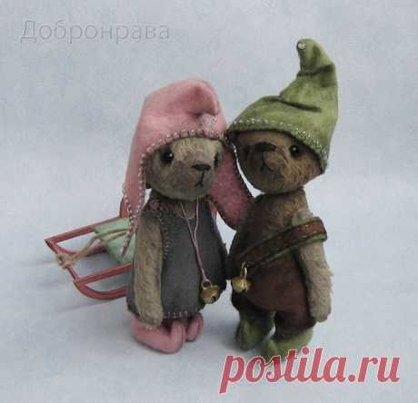 Мишки Тедди. Игрушки. Выкройки. Авторские работы
Подробный МК по пошиву медвежонка Тедди .Вот таких чудесных мишуток создает Добронрава:
