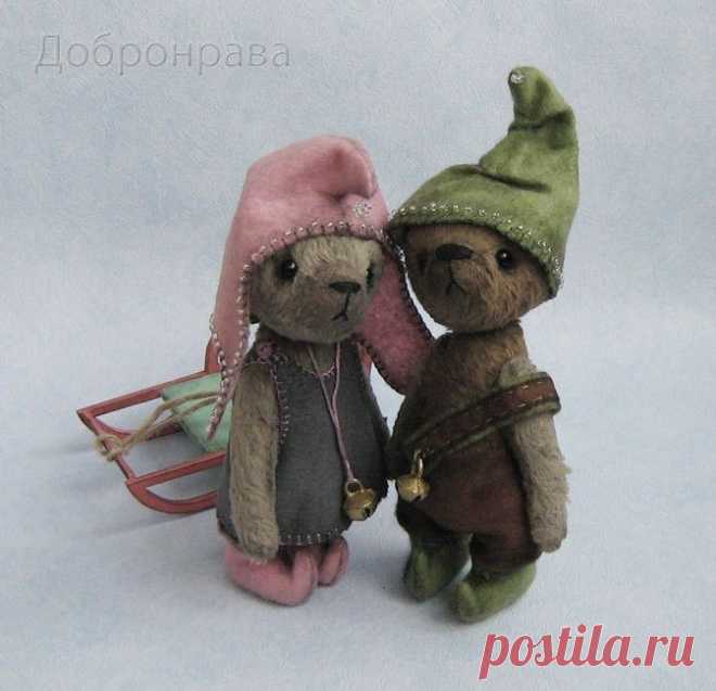 Мишки Тедди. Игрушки. Выкройки. Авторские работы
Подробный МК по пошиву медвежонка Тедди .Вот таких чудесных мишуток создает Добронрава: