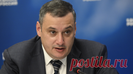 Хинштейн: жители Курской области не должны долго ждать выплат компенсаций. Врио губернатора Курской области Александр Хинштейн рассказал о своей поездке в Льгов, который подвергся обстрелу ВСУ. Читать далее