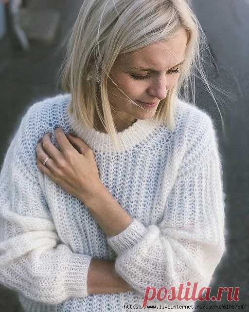 September Sweater от PetiteKnit - Связано всё....! Очень простой и стильный свитер, связанный сверху. Размеры: XS (S) M (L) XL (2XL) 3XL Окружность груди: 98 (103) 107 (113) 120 (127) 137 см Длина: 56 (58) 59 (64) 70 (72) 75 см (вкл. согнутый край горловины) Плотность вязания: 12 … Читать далее →