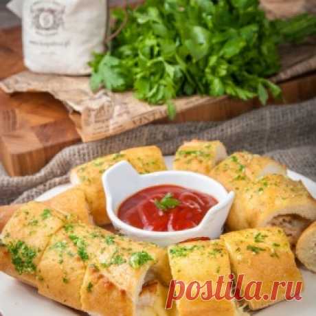 Багет с курицей, сыром и чесночным маслом