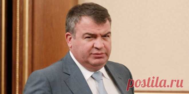 Сердюков вошел в совет директоров "Вертолетов России"