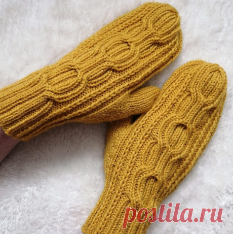 Emergence Mittens by Lisa Park Tomaszewski