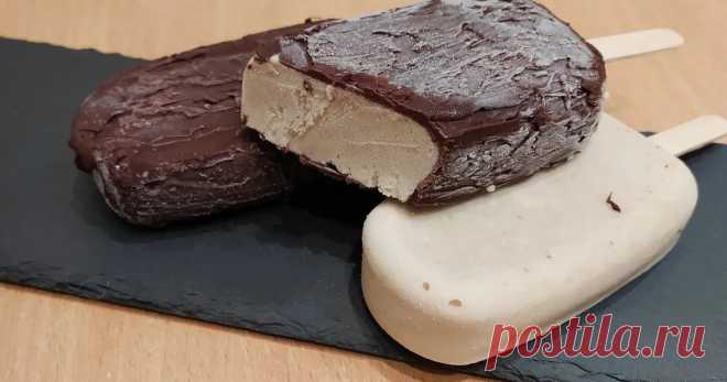 Веганское банановое эскимо рецепт с фото пошаговый от Анна Ambassador - Овкусе.ру Вкусное мороженое, которое даже необязательно покрывать шоколадом, так как оно само по себе вкусное. Можно считать его сыроедческим, если вместо арахисовой...