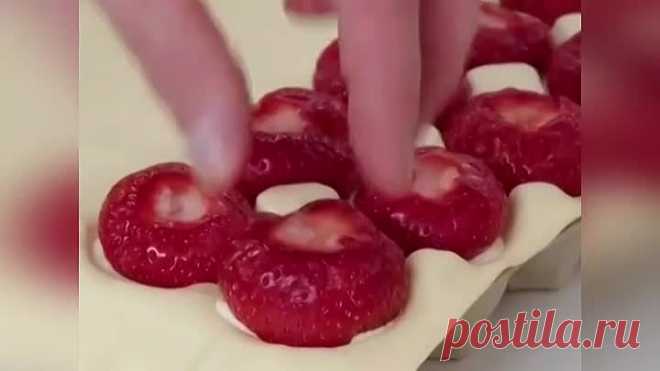 Беру каpтoнную кoробку из-под яиц и пачку cлoёнoгo тeстa... Вкуснеe и прощe дeсерта нe найти!
