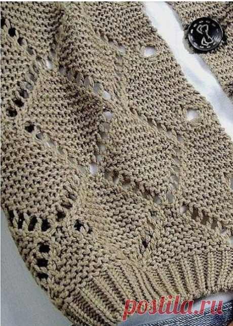 Красивейшие узоры спицами для свитеров и пуловеров 3
Двухсторонний узор
В основе узора платочная вязка,вертикальная и горизонтальная штриховка — лицевые петли. O — накид,в изнаночных рядах вязать изнанкой. Треугольник с наклоном вправо: 2 петли вместе…