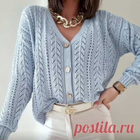Вяжем ажурный кардиган небесно-голубого цвета спицами | Paradosik_Handmade Пульс Mail.ru Голубой кардиган спицами. Красивая женская модель на весенне-летний период. Описание, выкройка и схема вязания.