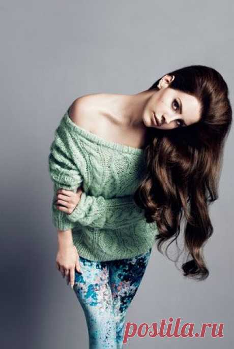 How To Re-Create Lana Del Rey Hairstyle