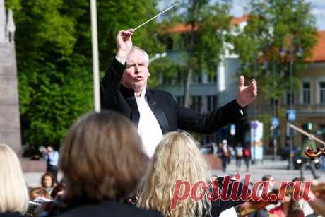 Глава государственного оркестра Литвы выступил против запрета русских классиков. Художественный руководитель Государственного оркестра Литвы Гинтарас Ринкявичюс выступил против запрета на исполнение произведений русских классических композиторов. Он заявил, что согласен с запретом на въезд в республику тем, кто поддерживает СВО, но не понимает, чем провинились Чайковский, Рахманинов и Шостакович.