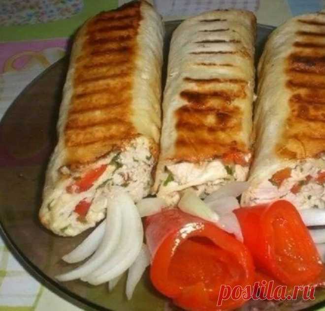 ХРУСТЯЩИЕ РУЛЕТЫ ИЗ ЛАВАША , получилось так вкусно что мужу пришлось бежать в магазин ещё за одной упаковкой лаваша | Вкусняшки | Яндекс Дзен