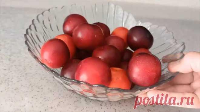 Вкусняшка из слив без сахара. Хранится целый год. Можно добавить яблоки, и будет ещё вкуснее Приготовьте вкусный десерт из слив, который может храниться год. Если к нему добавить яблоки, то будет ещё вкуснее! Однако обычно такая вкусняшка долго не задерживается на столе.Возьмите 1 кг слив....