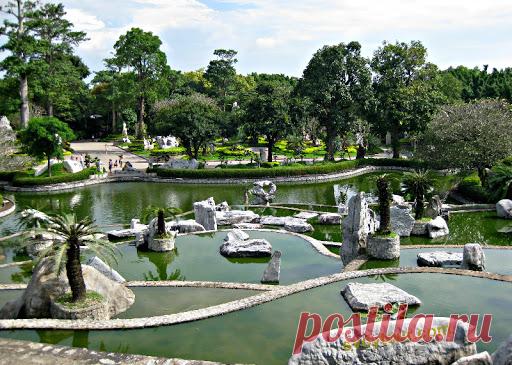 Сад миллионолетних камней в Паттайе (Таиланд)