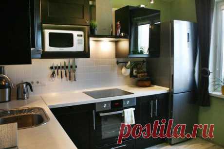 Кухня: просто, лаконично, функционально Рассказ Юлии из Минска:
— Ремонт делали в 2012 году, при заселении в панельную новостройку. Кухня — типовая, площадь 9,4 м2.
Хочу поделиться советом, как можно сэкономить на кухонном гарнитуре, не тер...