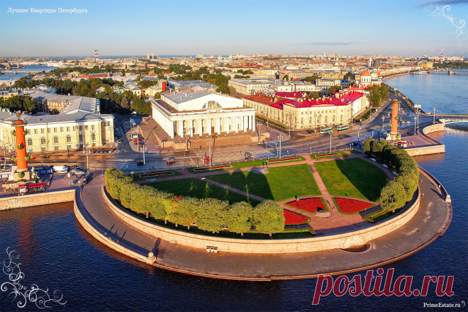 Одно из самых красивых мест Петербурга - Васильевский