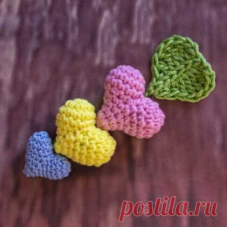 Маленькое сердечко крючком для игрушек амигуруми. Работа Эльвины