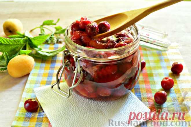 Быстрое варенье из вишни и абрикосов
