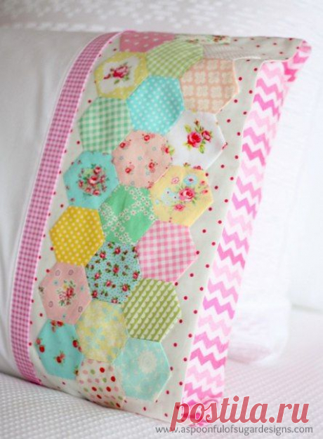 Наволочка с шестиугольниками из лоскутков ткани МК