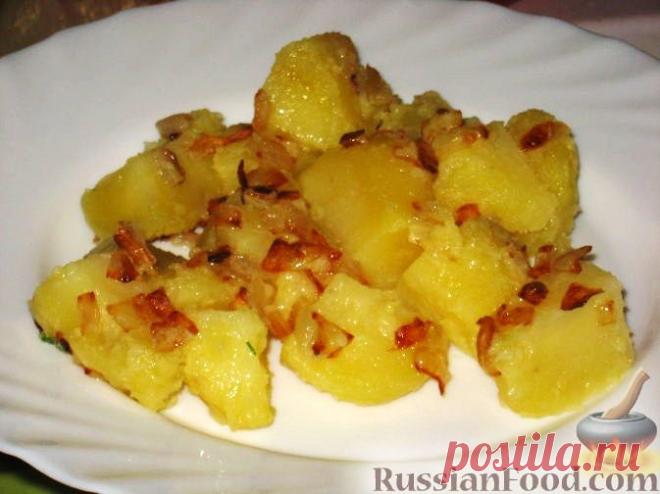 Рецепт: Отварной картофель с жареным луком на RussianFood.com