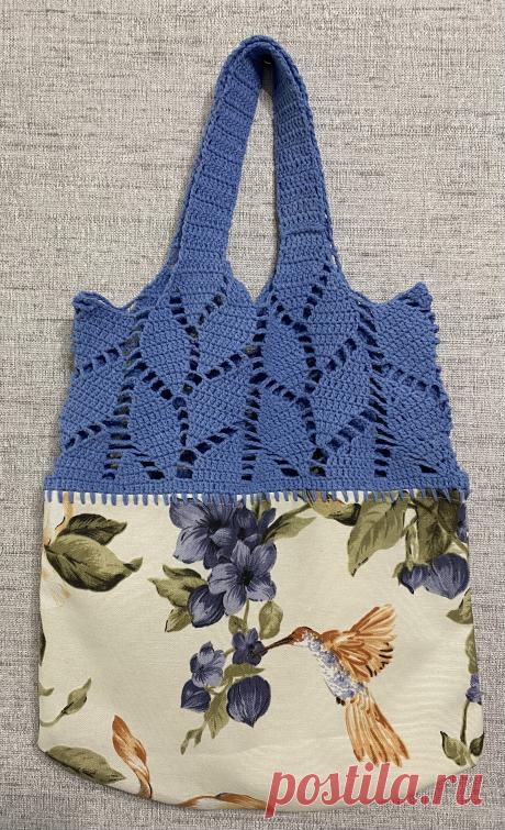 Сумочка связана с хлопковых ниток, приятно держать в руках, она лёгкая, удобная и вместительная