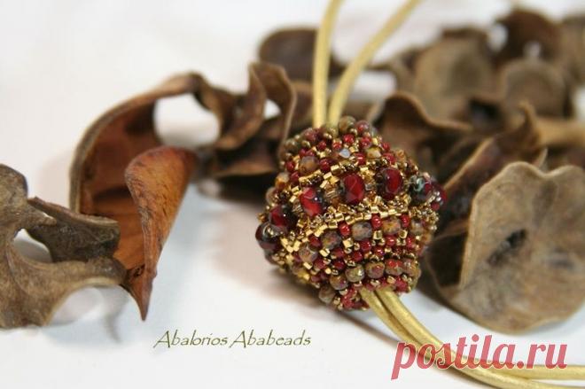 (77) Wilde1300.jpg (960×640) | Beading - Beaded Beads Ideas