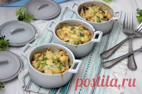 Быстрый в приготовлении жульен с курицей и грибами.