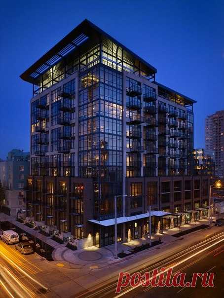 Mosler Lofts — жилой комплекс от Mithun Дизайнеры и архитекторы компании Mithun разработали проект 12-этажного жилого дома в Сиэтле, который получил сертификат LEED как «зеленый дом». Это уникальное здание, подобных которому в городе больше нет. Инновационный дизайн и забота об окружающей среде реализованы на все 100% в проекте Mosler Lofts. Естественная вентиляция, фильтрация дождевой воды, максимальный акцент на дневное освещение, использование глянцевых поверхностей для накопления тепла —…
