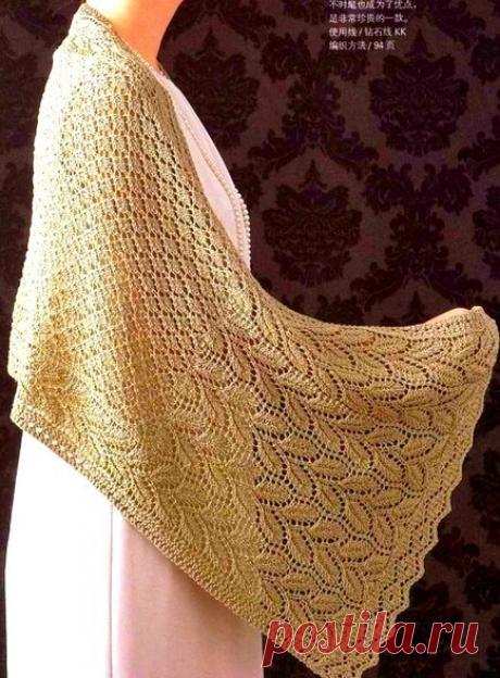 Ажурный палантин спицами.