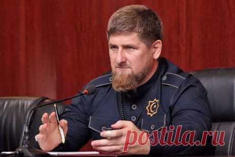 Почему «все молчат»: глава Чечни обрушился с гневной критикой на США из-за удара по Сирии 
Глава Чеченской республики Рамзан Кадыров выступил с резкой оценкой действий американских военных, атаковавших авиабазу в Сирии, сообщил источник.
Так, Кадыров написал в соцсети, что Вашингтон в очер…