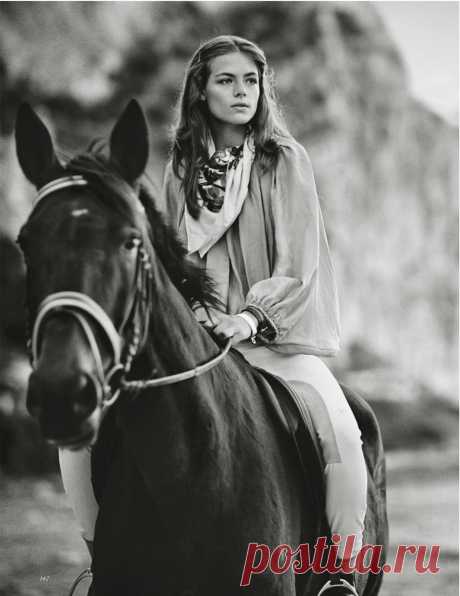 Рози Тапнер (Rosie Tapner) в фотосессии Бу Джорджа (Boo George) для журнала Vogue UK (январь 2014)