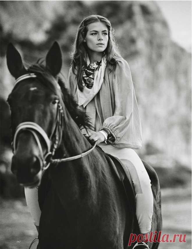 Рози Тапнер (Rosie Tapner) в фотосессии Бу Джорджа (Boo George) для журнала Vogue UK (январь 2014)