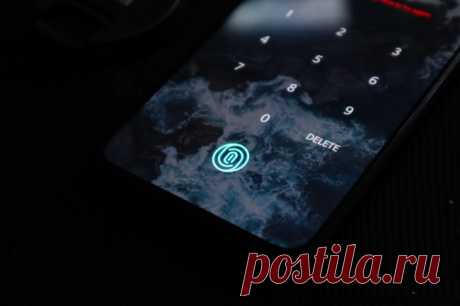 Как включить активацию WhatsApp по отпечатку пальца С недавних пор WhatsApp начал поддерживать вход в мессенджер по отпечатку пальца. Ранее такая возможность была доступно исключительно пользователям бета-версии, но последнее обновление привнесло эту з