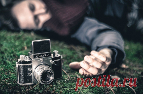 Почему нельзя фотографировать спящих людей: мифы и суеверия | Чёрт побери Лучшие академические умы находятся в полушаге от создания искусственного интеллекта, но природа человека устроена так, что многие наши современники отказываются верить в суеверия. А может это не суеверие? Почему бы не сфотографировать спящего человека? Попытаемся понять.   Наши предки полагали, что душа спящего человека покидает тело и уходит бродить на время сна. Поэтому во время сна тело человека л...