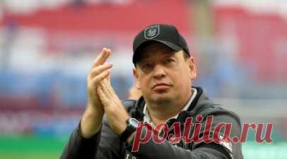 Слуцкий заявил, что Дзюба немолод, после вопроса о переезде игрока в «Шанхай». Бывший тренер сборной России по футболу и ЦСКА Леонид Слуцкий высказался о возможном переходе Артёма Дзюбы в китайский клуб «Шанхай Шэньхуа». Читать далее
