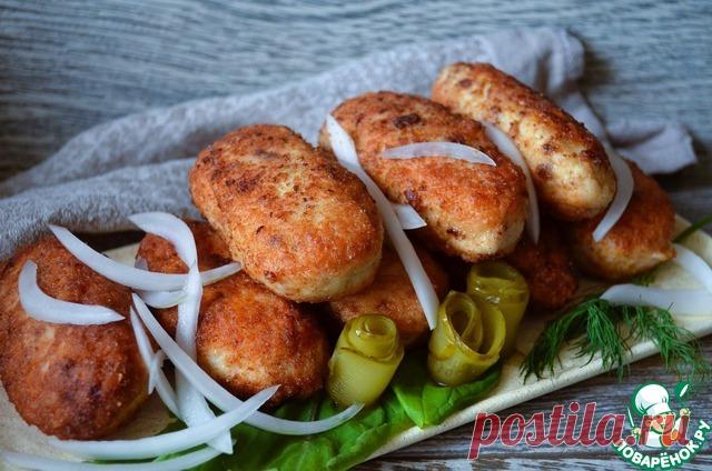 Куриные котлеты с сыром. Нежные, сочные куриные котлеты с тянущимся ароматным сыром внутри. Хрустящая корочка добавляет пикантности и вкуса, а готовить их очень легко и быстро. Рекомендую.