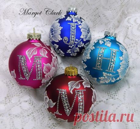 Новогодние шары Найдено на сайте margotclark.com.