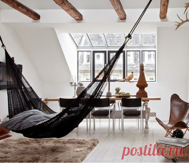 Méchant Studio Blog: the leather butterfly chair