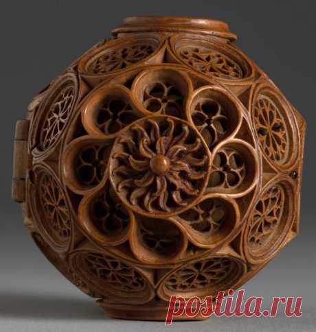 Миниатюрные резные изделия XVI века из самшита, тайну которых учёные разгадывают с помощью рентгена (11 фото)