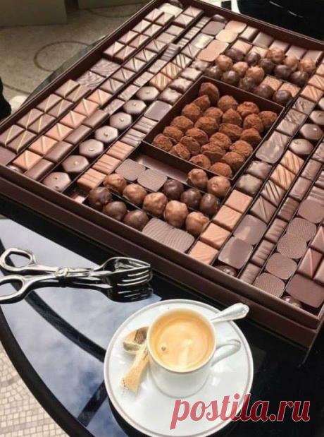 Налью себе пахучий, сладкий кофе, и капельку добавлю коньячку, достану из заначки шоколадку и тихо себе нервы полечу....ПРИСОЕДИНЯЙТЕСЬ....!!!!!