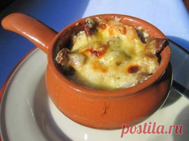 Жульен с курицей и грибами, рецепт приготовления с фото - Сельский Бутик Изысканное блюдо из курицы и грибов можно приготовить по рецептам французской кухни.