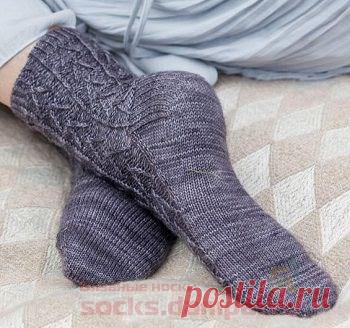 Серые вязаные носки «Дом о семи фронтонах» | ВЯЗАНЫЕ НОСКИ