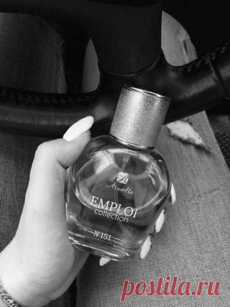 Селективные духи: что это такое?  
. 
. 
В первую очередь это уникальные ароматы. Для изготовления парфюма используются только натуральные ингредиенты, без заменысинтетическими аналогами. Отчасти это объясняет их стоимость. Запах лошадиного пота, жженой резины или горящего асфальта мирно уживается с ароматами розы и ландыша в одном флаконе, создавая невероятную композицию
Показать полностью…