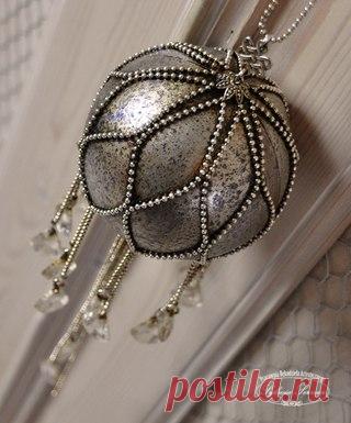 Вдохновляемся великолепными новогодними игрушками от Сильвии Сервин.