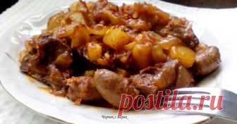 Пилешки дробчета и сърца с картофи и кромид лук на тиган