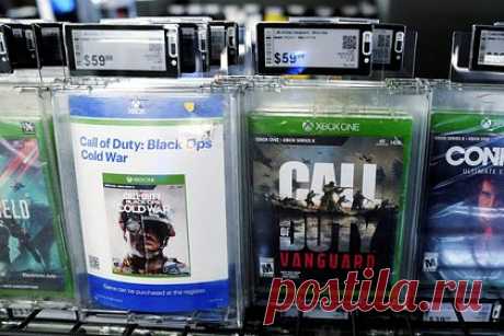 Sony и Microsoft договорились о выходе новых частей Call of Duty на PlayStation. Компания Microsoft и руководство Xbox договорились о выходе новых частей серии Call of Duty на консолях Sony PlayStation, заявил глава Xbox Фил Спенсер в Twitter: «Мы рады сообщить, что Microsoft и PlayStation подписали соглашение, обязывающее нас сохранить Call of Duty на PlayStation после покупки Activision Blizzard»