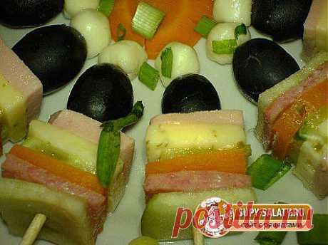Канапе с сыром и оливками » Сайт супы и салаты, рецепты, фоторецепты, блюда из мяса, блюда из рыбы, блюда из овощей, выпечка, торты, напитки, джемы, варенье, десерты