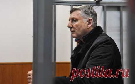 Экс-глава управления дознания ФТС получил 10 лет за злоупотребление. Дорогомиловский районный суд Москвы приговорил бывшего начальника управления таможенных расследований и дознания Федеральной таможенной службы России Александра Кизлыка к десяти годам тюремного заключения по обвинению в злоупотреблении полномочиями, сообщает корреспондент ТАСС.