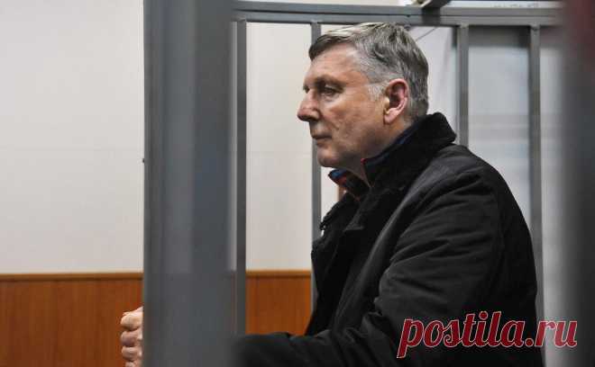 Экс-глава управления дознания ФТС получил 10 лет за злоупотребление. Дорогомиловский районный суд Москвы приговорил бывшего начальника управления таможенных расследований и дознания Федеральной таможенной службы России Александра Кизлыка к десяти годам тюремного заключения по обвинению в злоупотреблении полномочиями, сообщает корреспондент ТАСС.